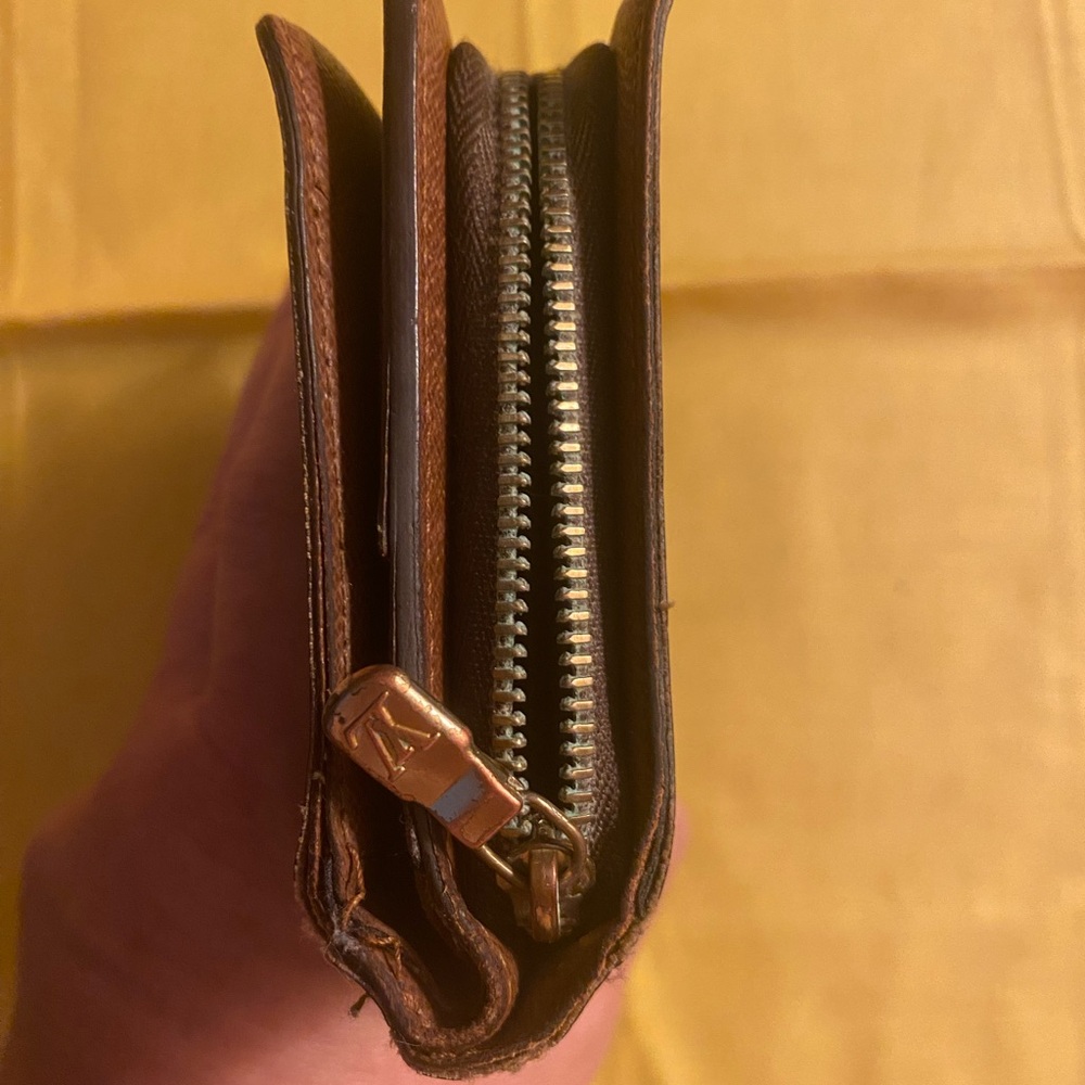 Louis Vuitton Authentic Project Wallet - Picture 8 of 10